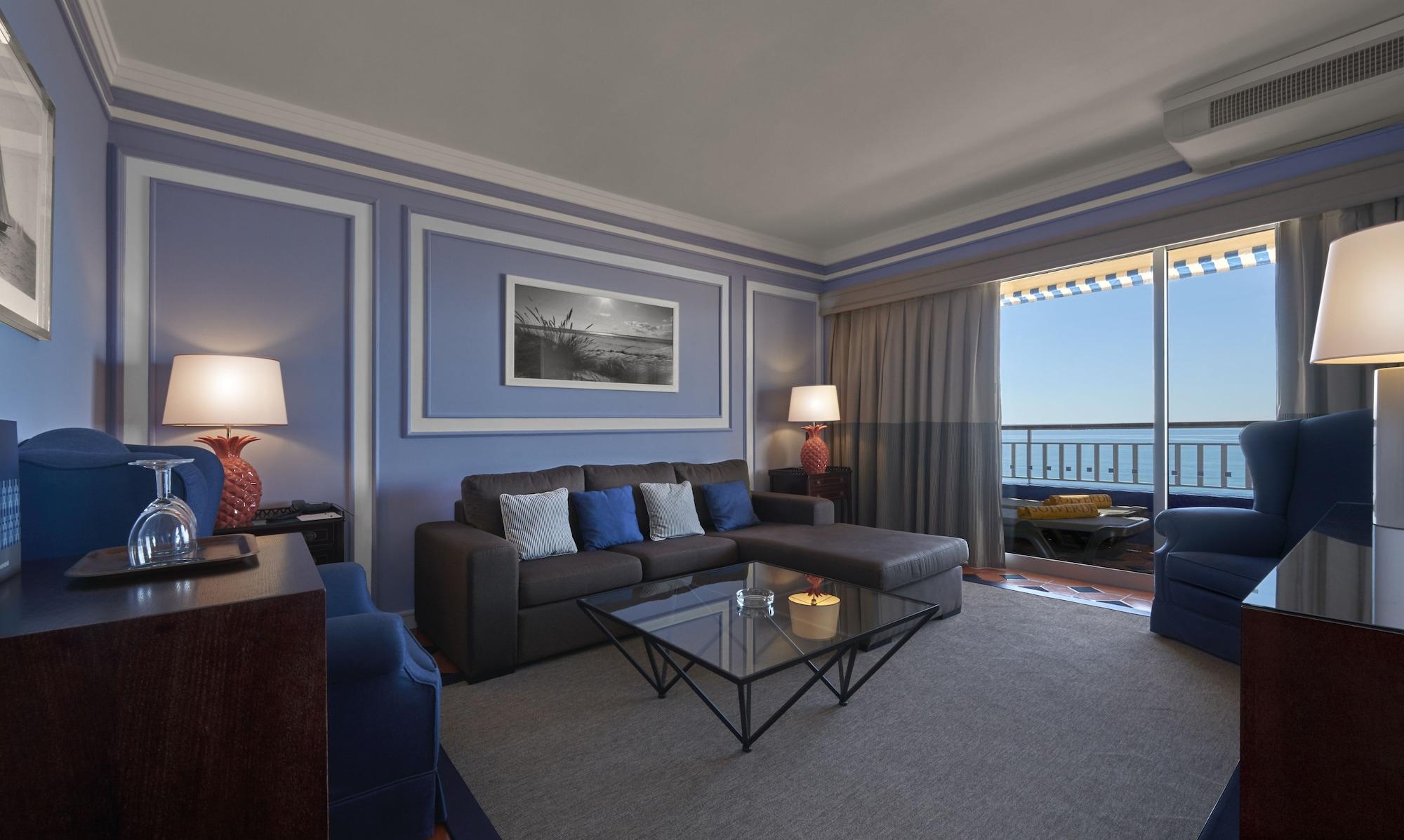 Algarve Casino Hotel Portimão Exterior foto A living room at the Hilton San Diego Bayfront