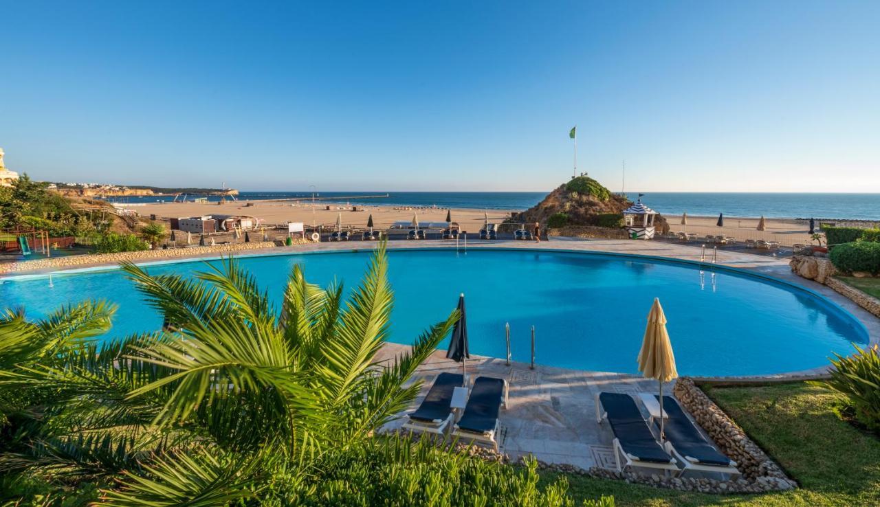 Algarve Casino Hotel Portimão Exterior foto The beach of the resort