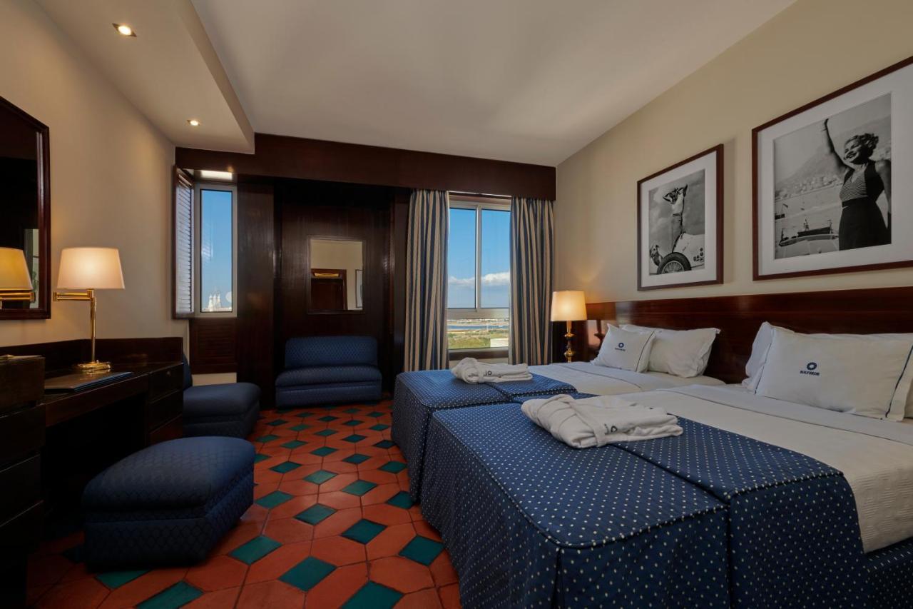 Algarve Casino Hotel Portimão Exterior foto A room at the hotel